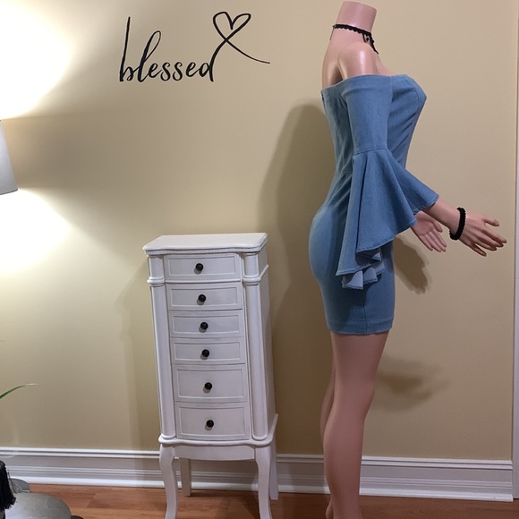 🌹Open Shoulder Bell Sleeve Denim Dress🌹 - Picture 8 of 8